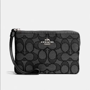 ✨Grey coach wallet✨